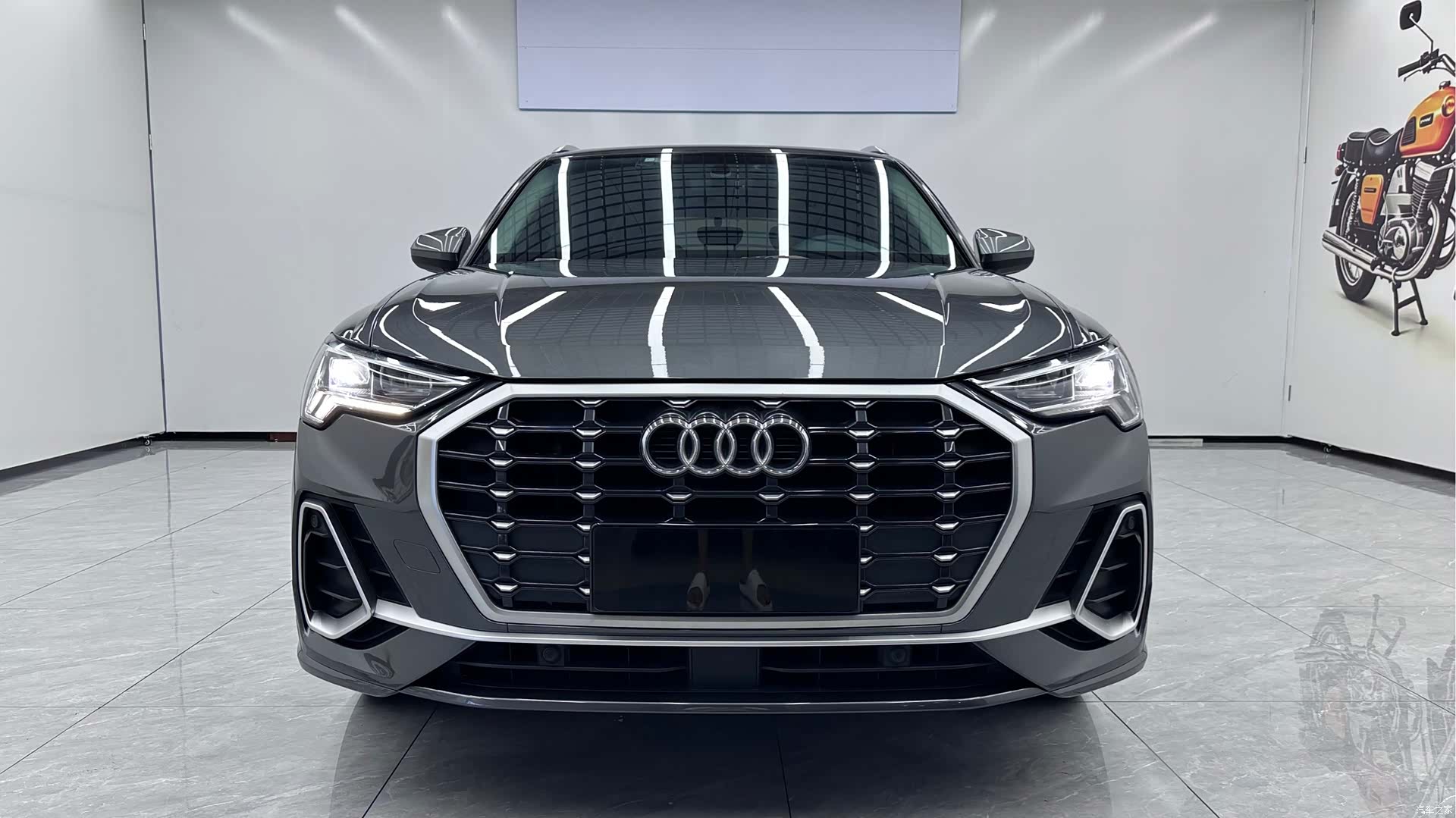 Audi Q3, 2023 2