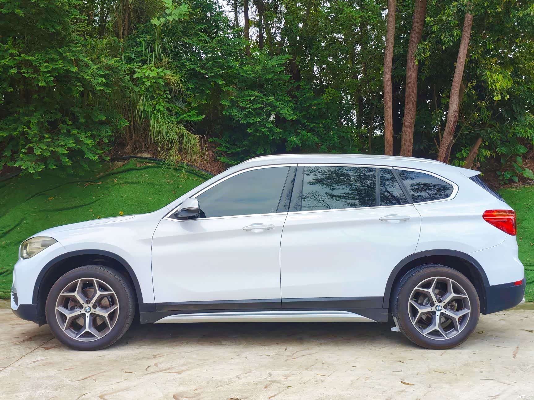 BMW X1, 2018 все фото