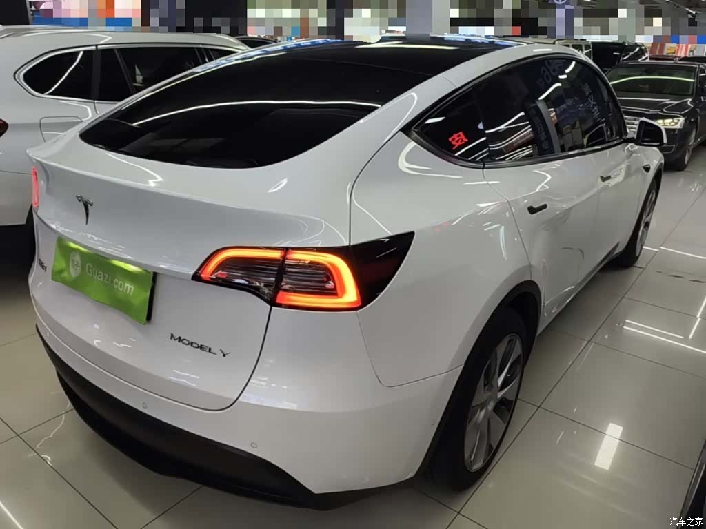 Tesla Model Y, 2023 7