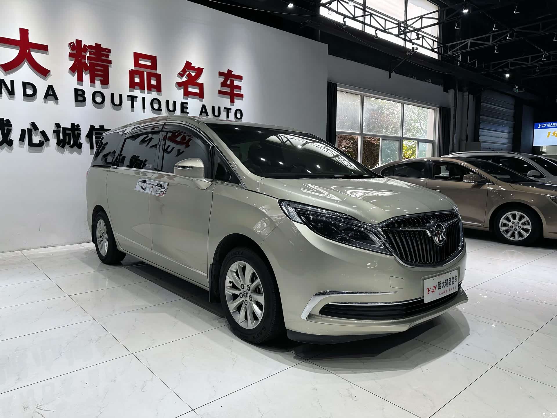 Buick GL8, 2017 3