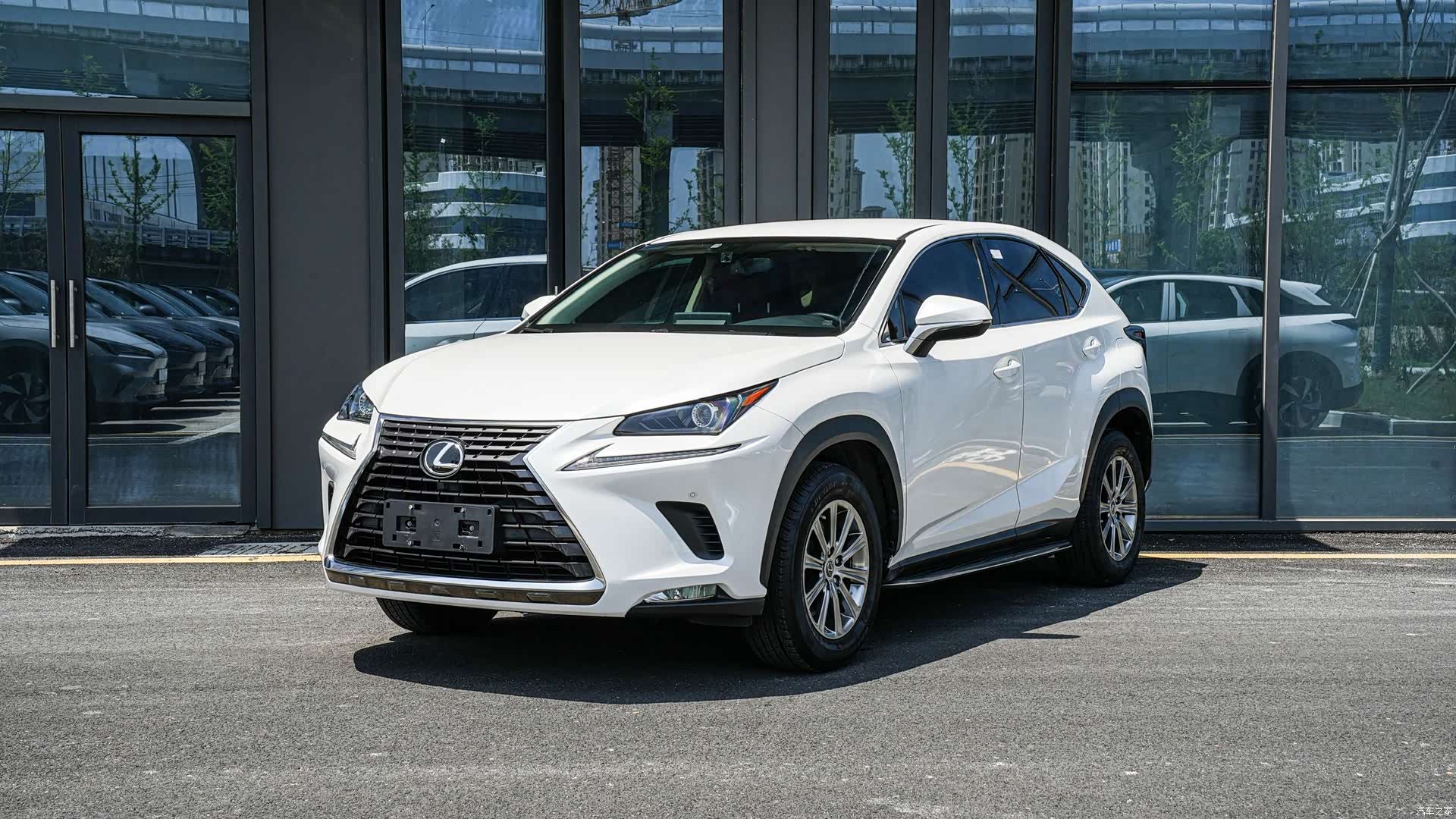 Lexus NX, 2020 1