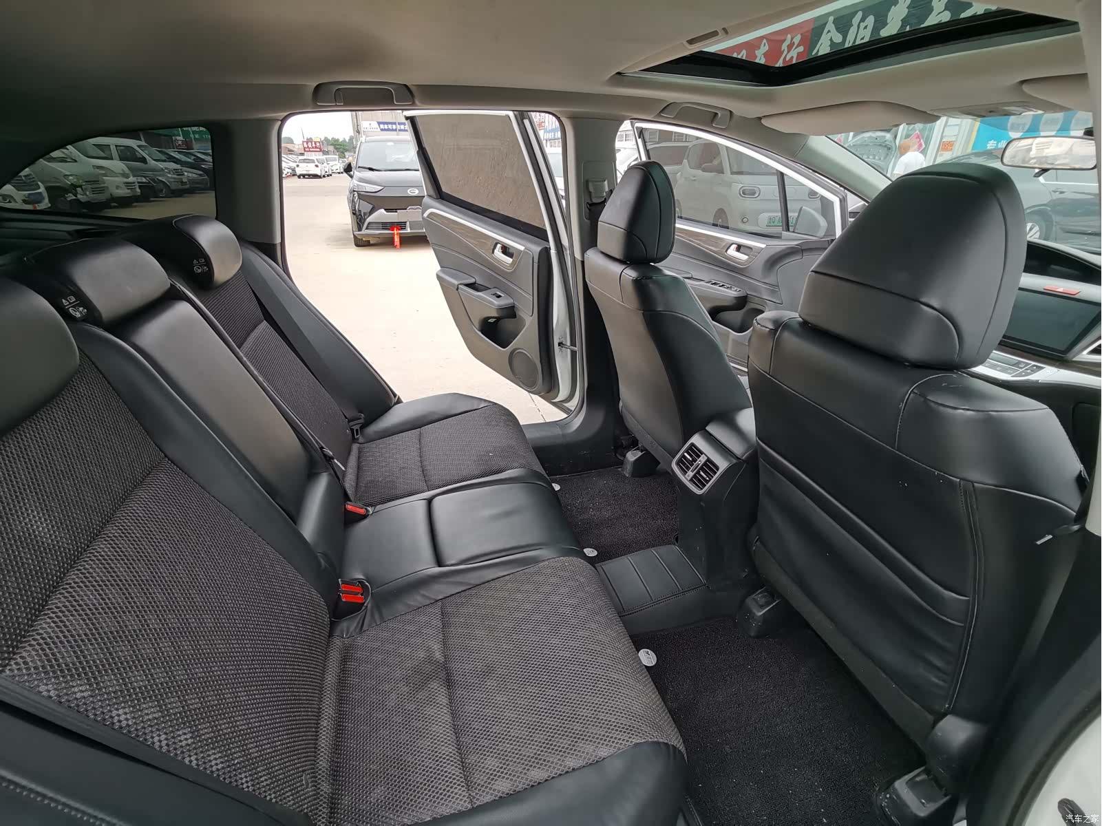 Honda Jade, 2017 13