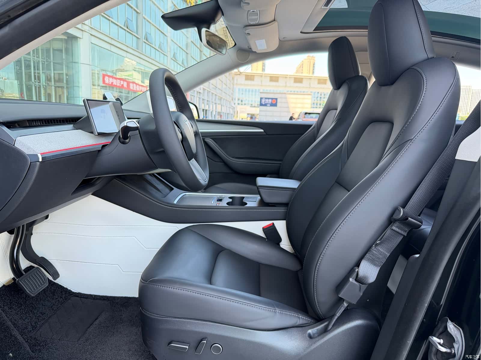 Tesla Model Y, 2023 23