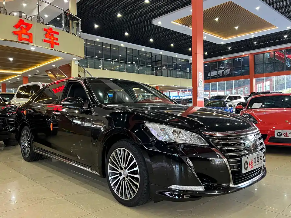 Toyota crown