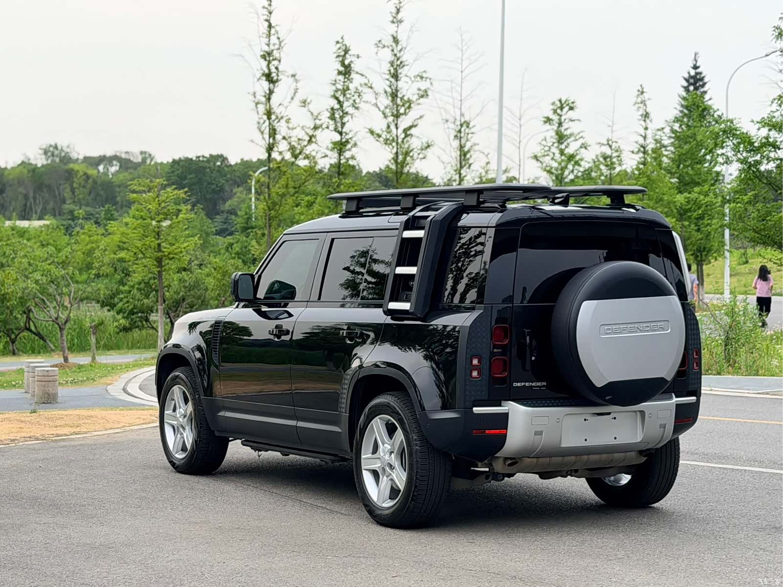 Land Rover Defender, 2020 13