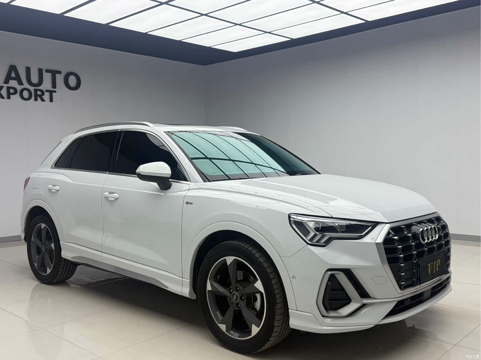 Audi Q3, 2023 2