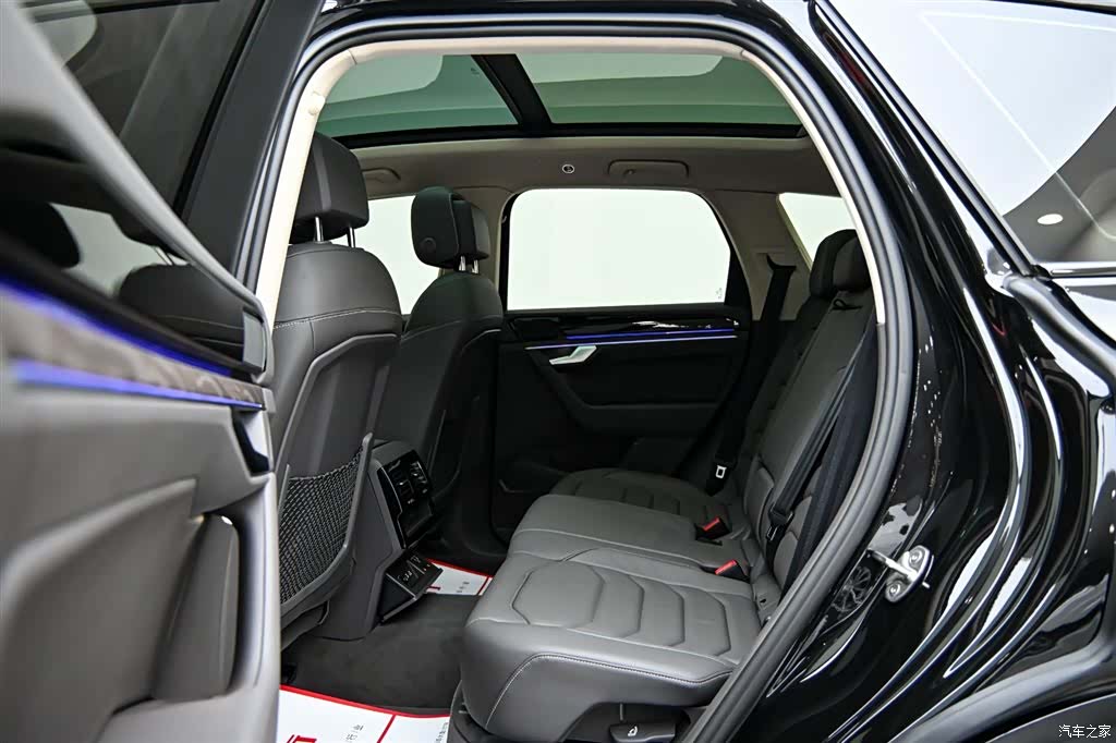 Volkswagen Touareg, 2025 12