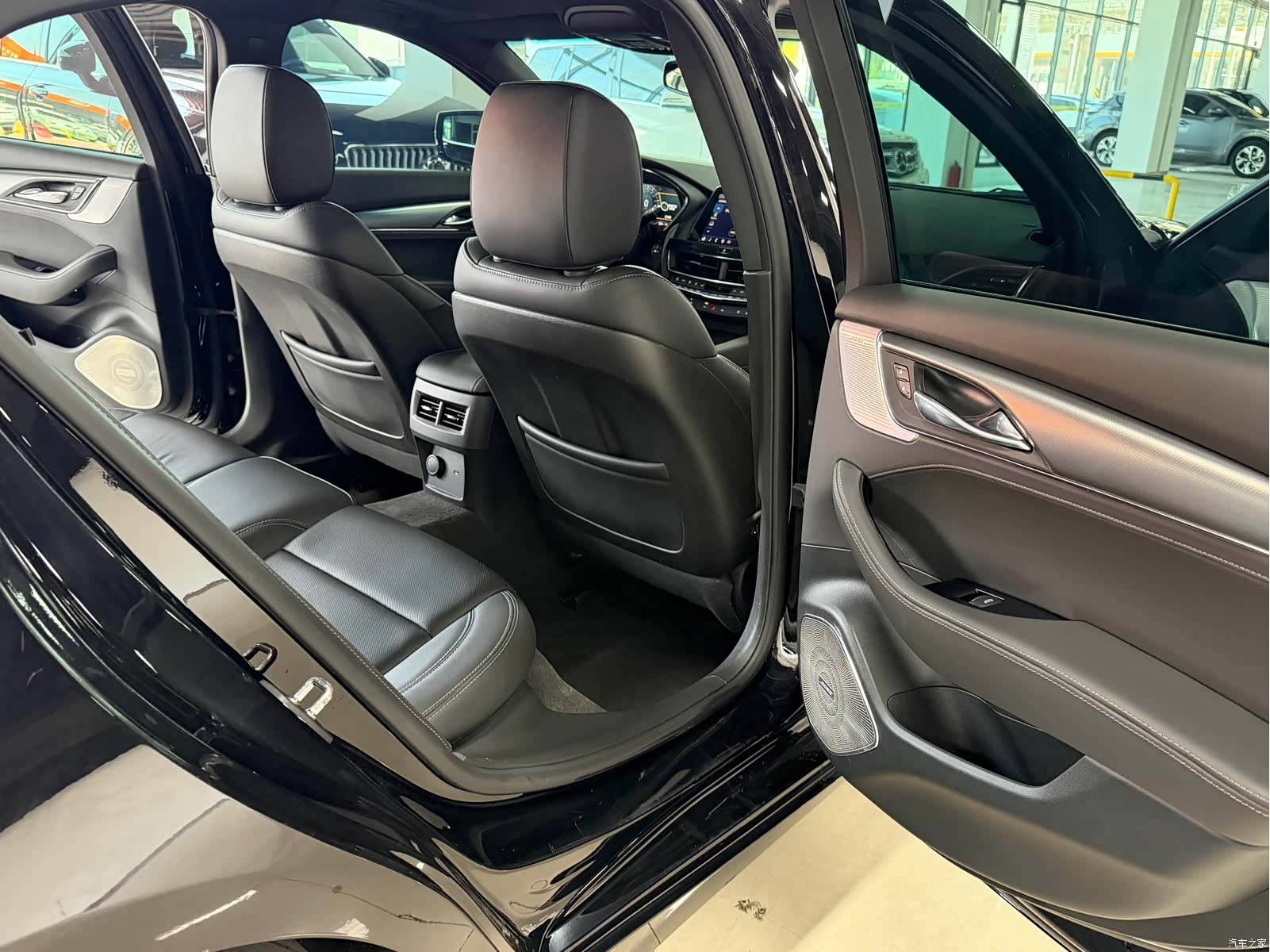 Cadillac CT5, 2023 8