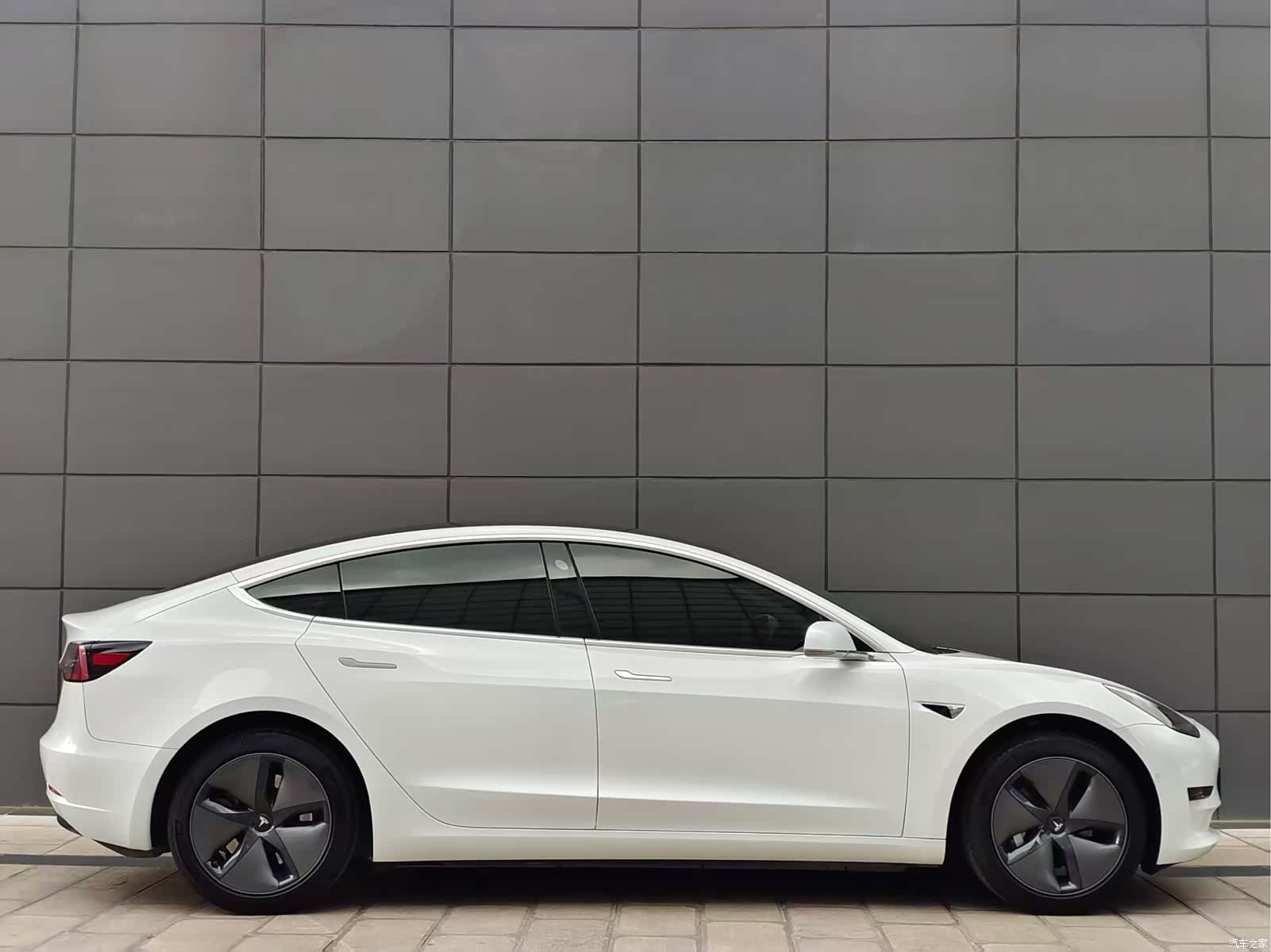Tesla Model 3, 2020 4