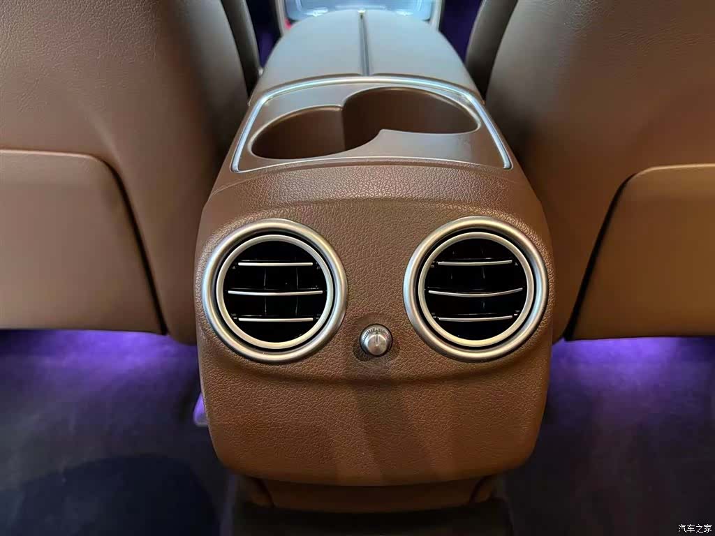 Mercedes-Benz E-Class, 2019 16