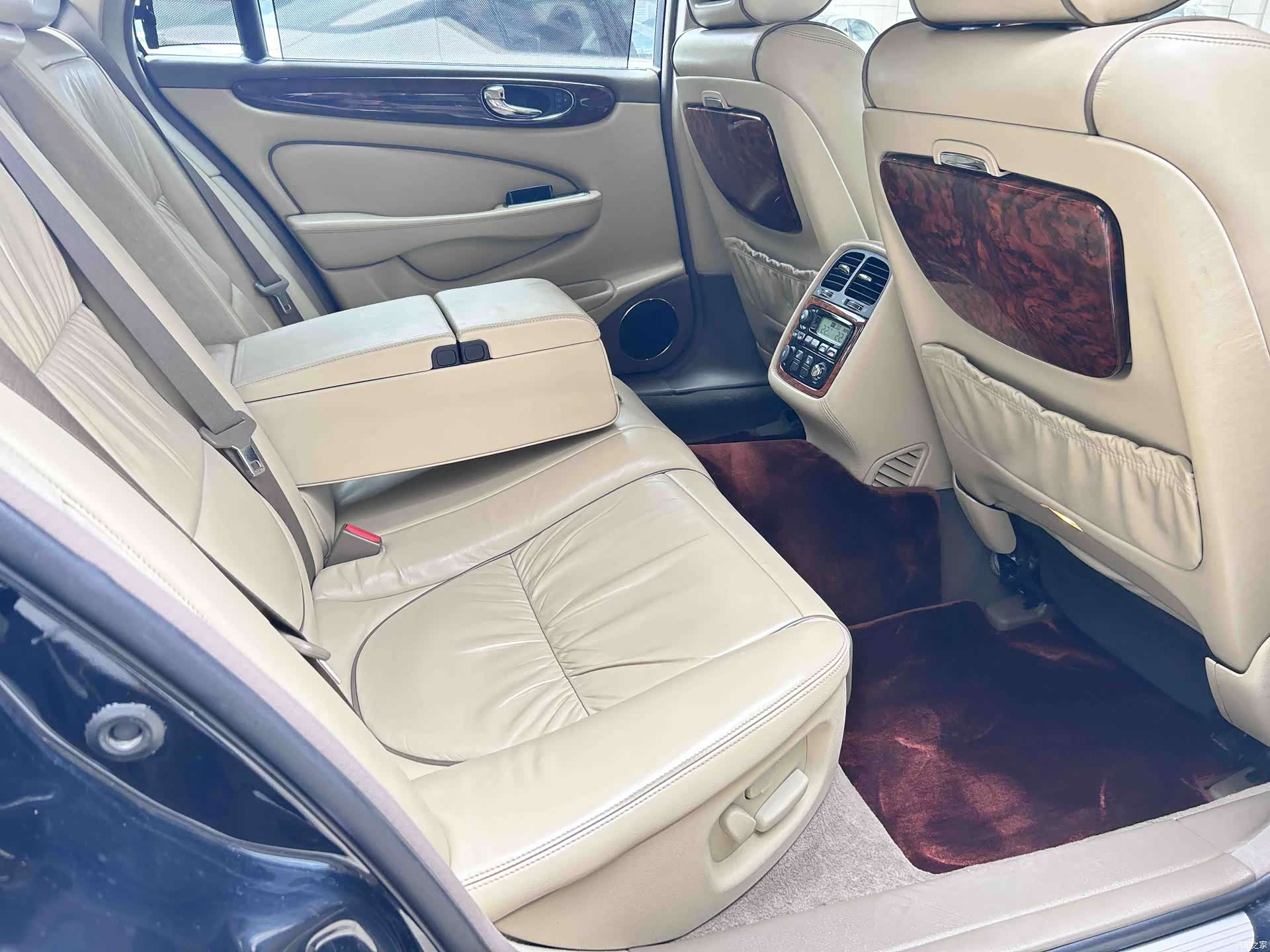 Jaguar XJ, 2006 6