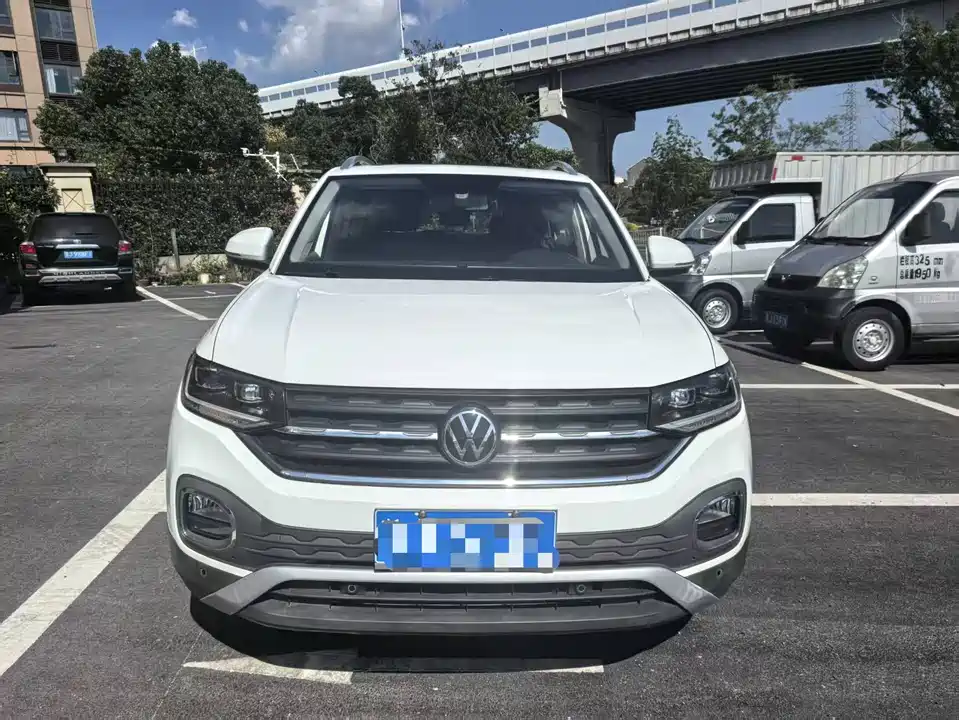 Volkswagen Exploring the shadow