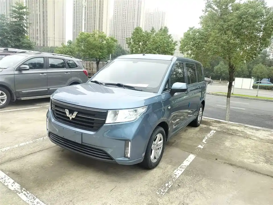 Wuling Wuling Hongguang PLUS