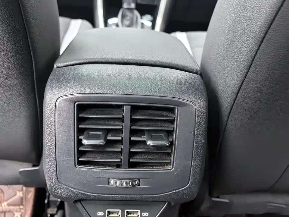 Volkswagen T-ROC exploring Songs