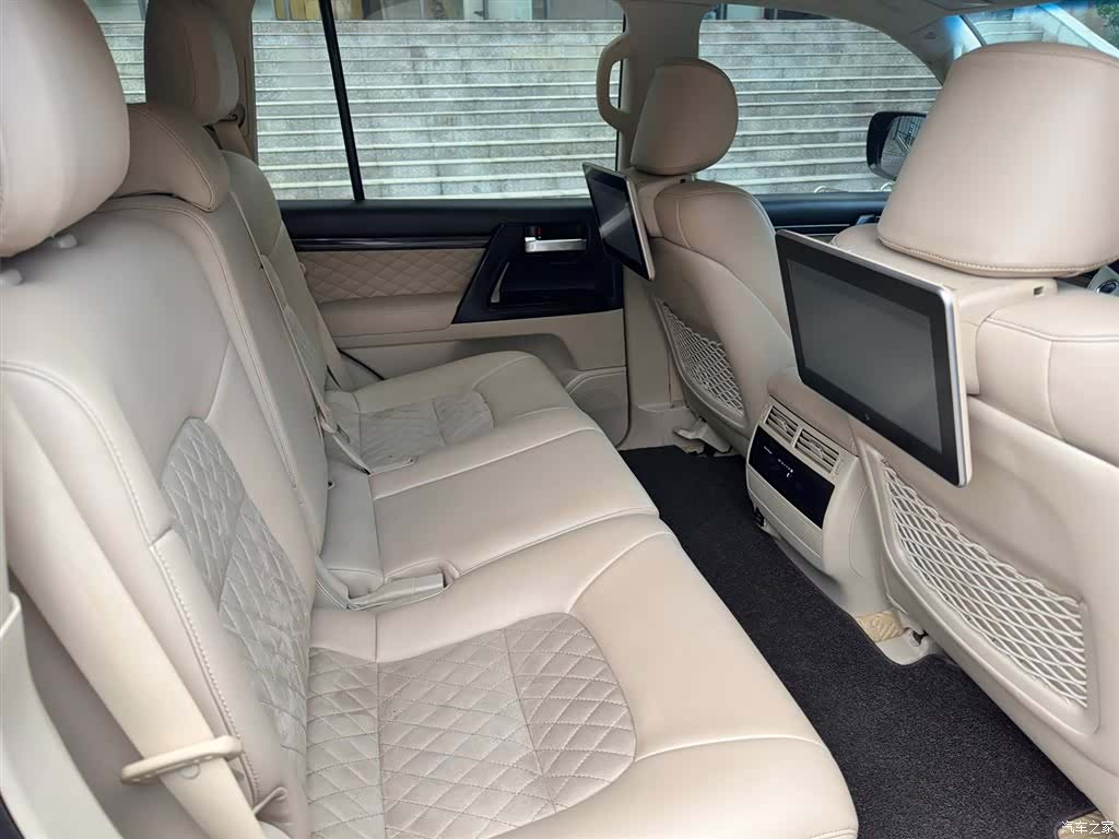 Toyota Land Cruiser, 2020 10