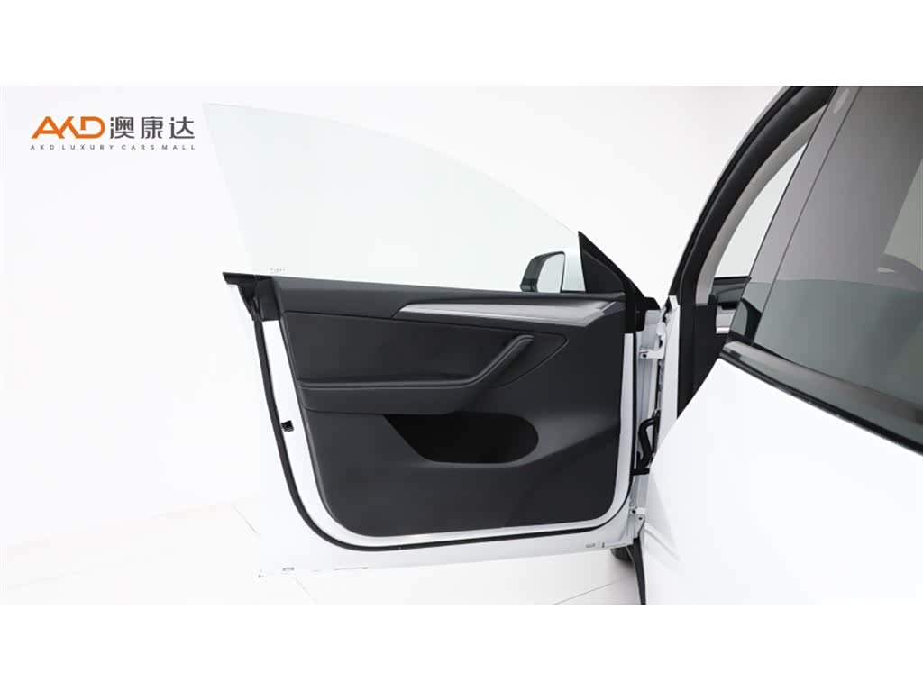 Tesla Model Y, 2024 10