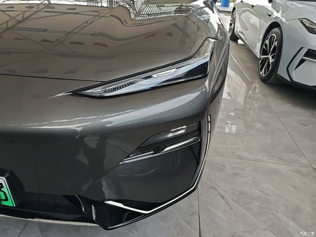 Geely E8, 2025 24