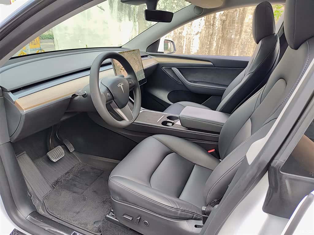 Tesla Model Y, 2021 7