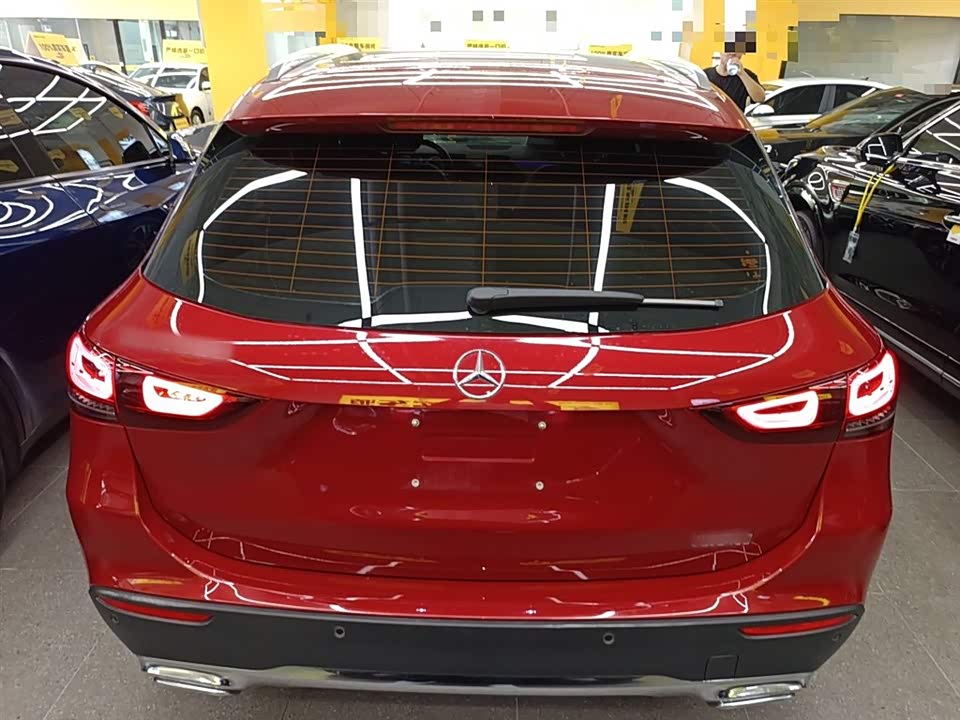 Mercedes-Benz GLA Mercedes-Benz GLA