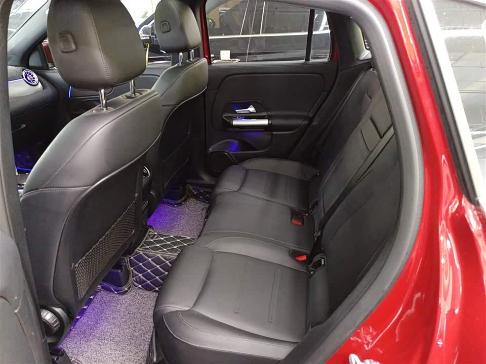 Mercedes-Benz GLA Mercedes-Benz GLA