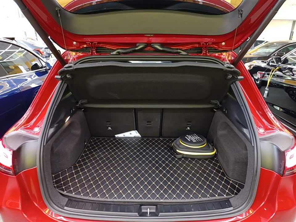 Mercedes-Benz GLA Mercedes-Benz GLA