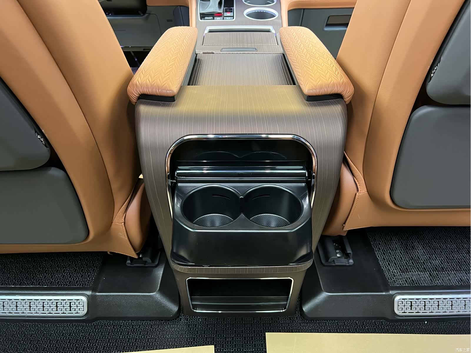 Toyota Granvia, 2024 22