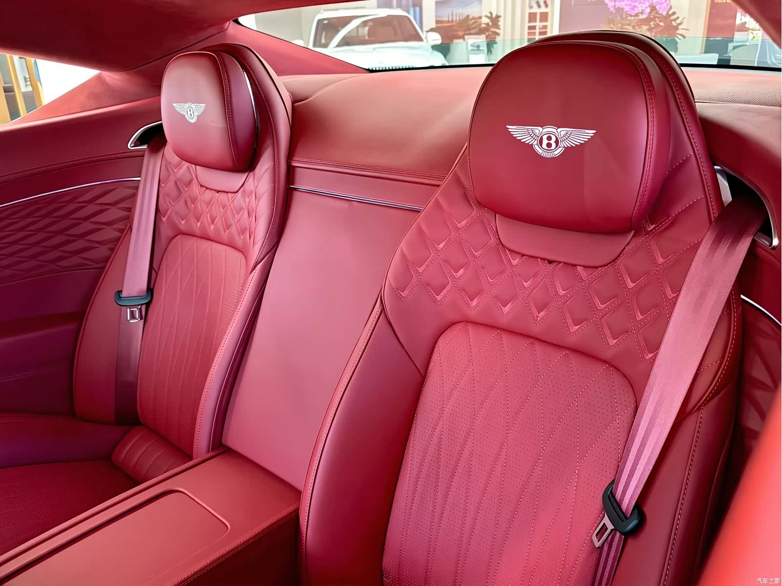 Bentley Continental GT, 1900 9