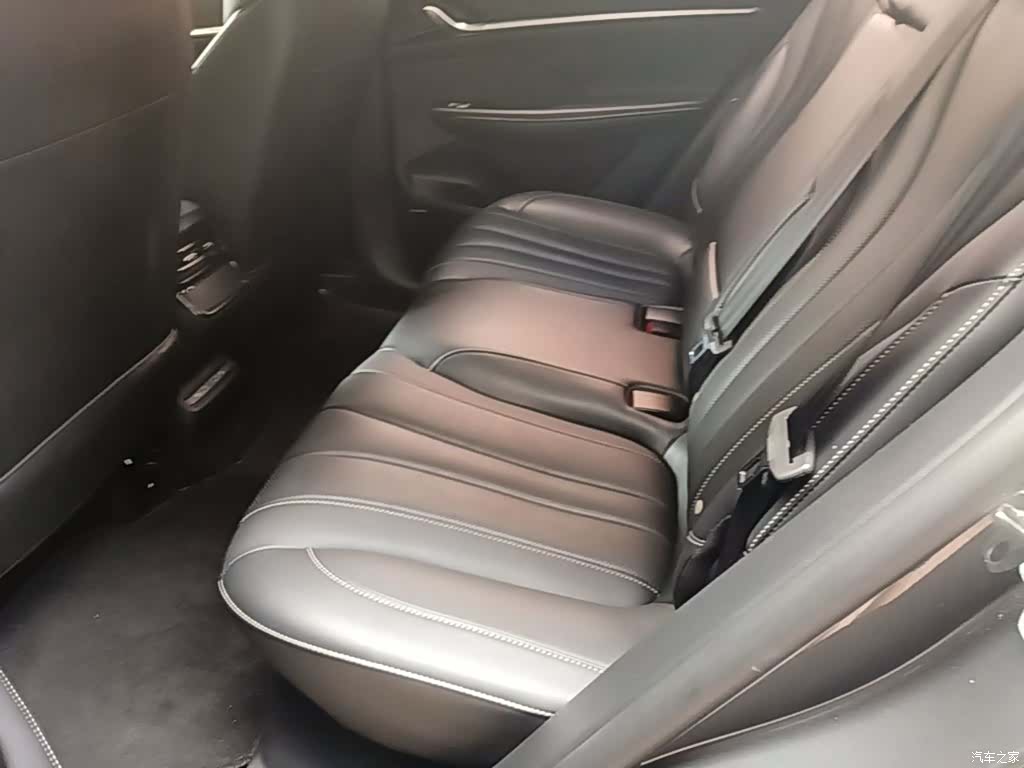Roewe RX5, 2022 17