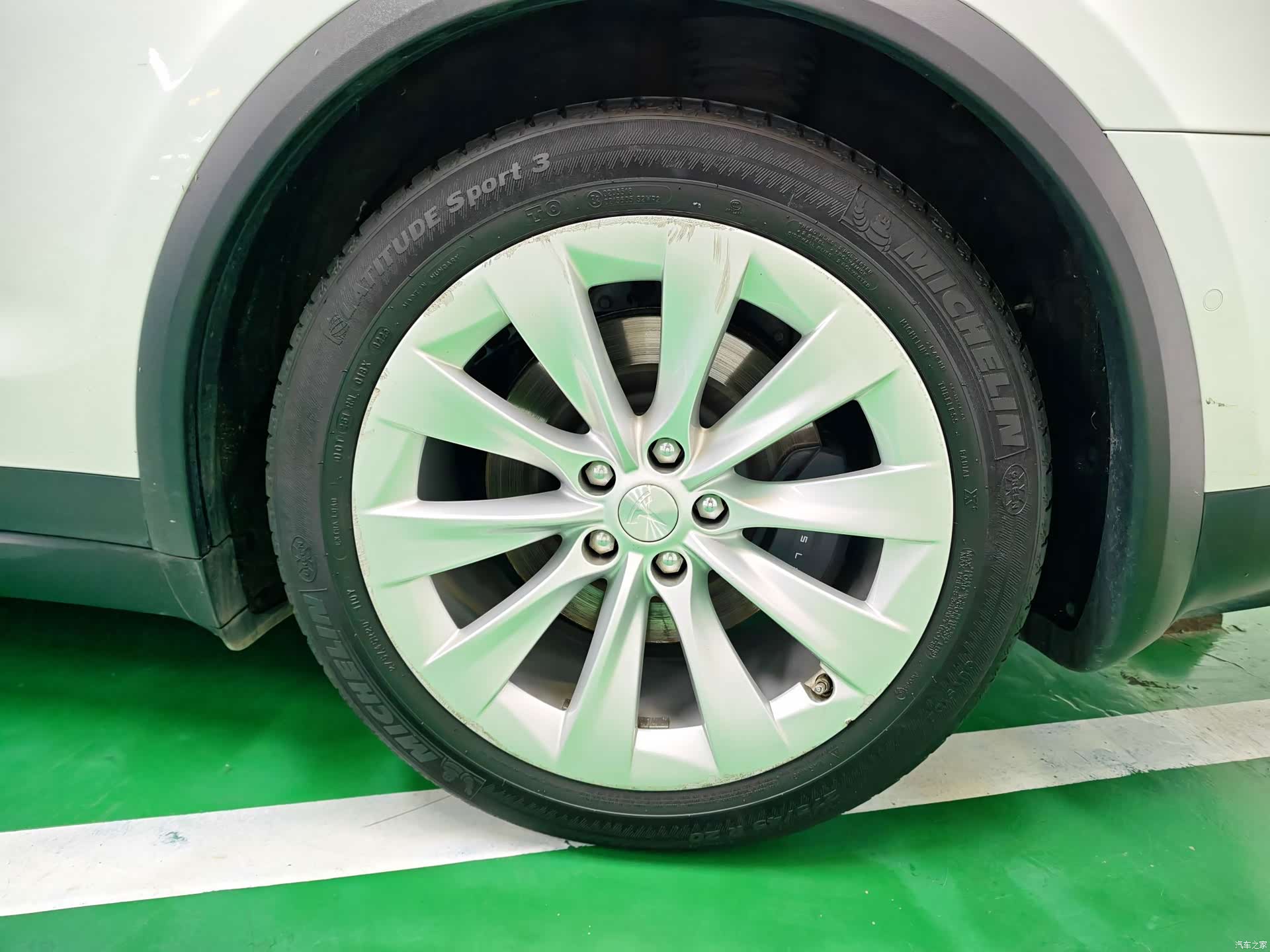 Tesla Model X, 2020 3