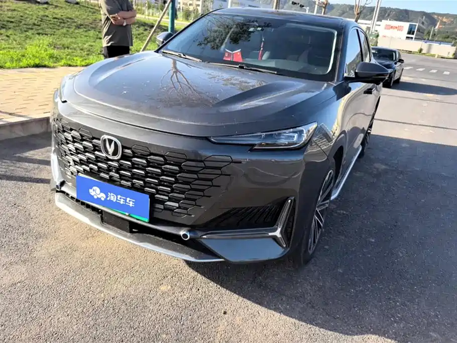 Changan UNI-K Smart iDD