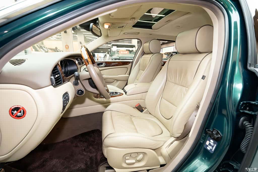 Jaguar XJ, 2006 6