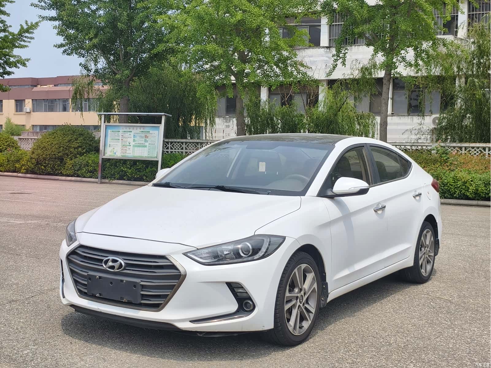 Hyundai 15, 2017 1
