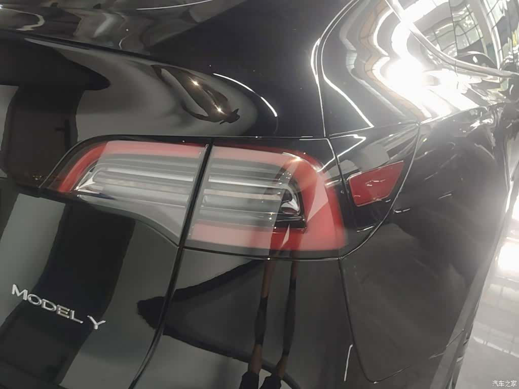 Tesla Model Y, 2023 8