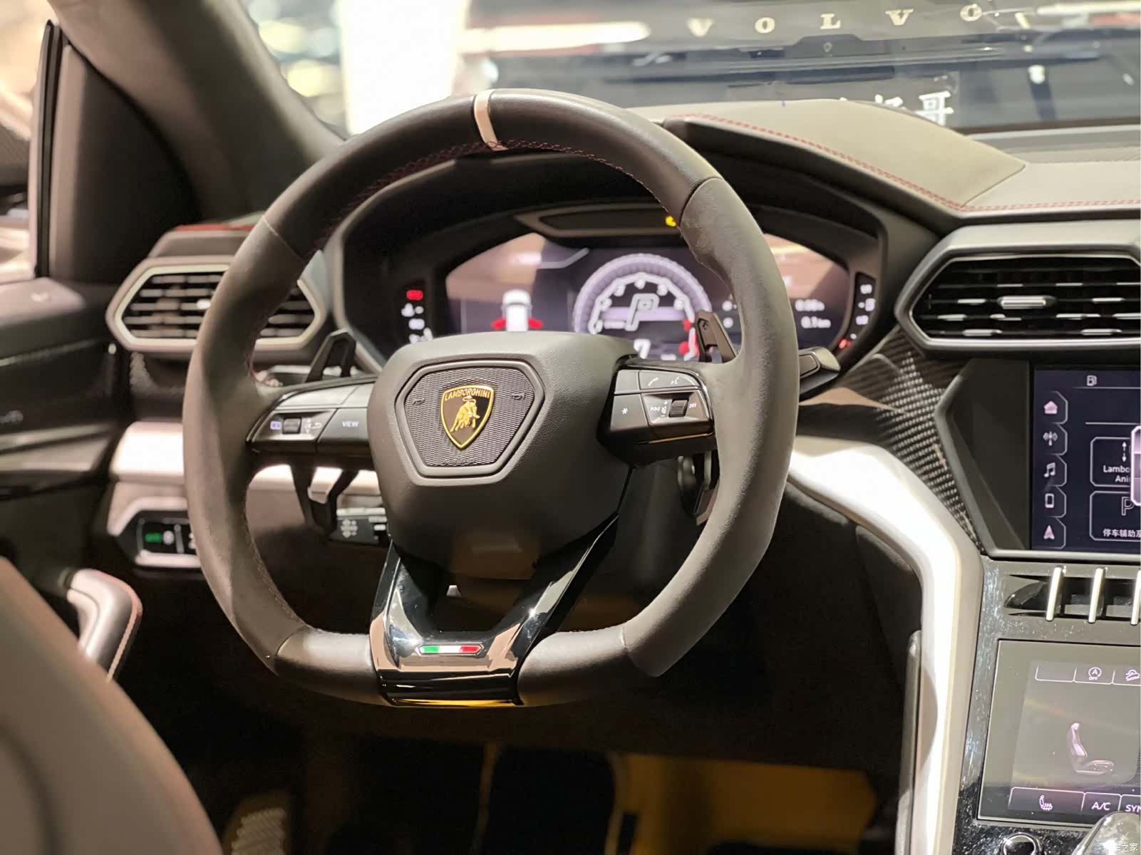 Lamborghini Urus, 2019 13