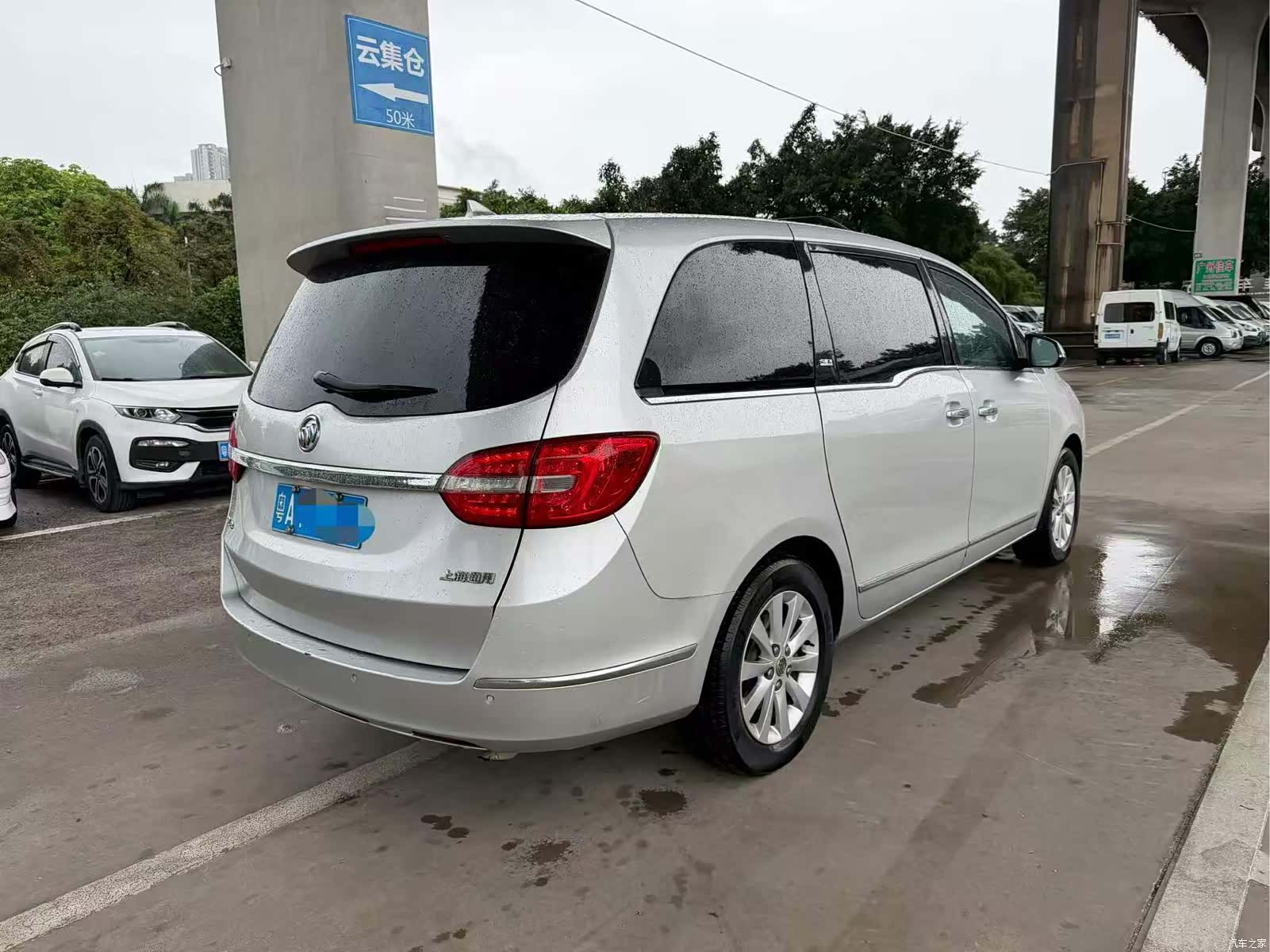 Buick GL8, 2014 4