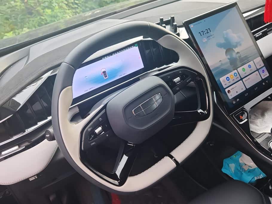 Geely Atlas L