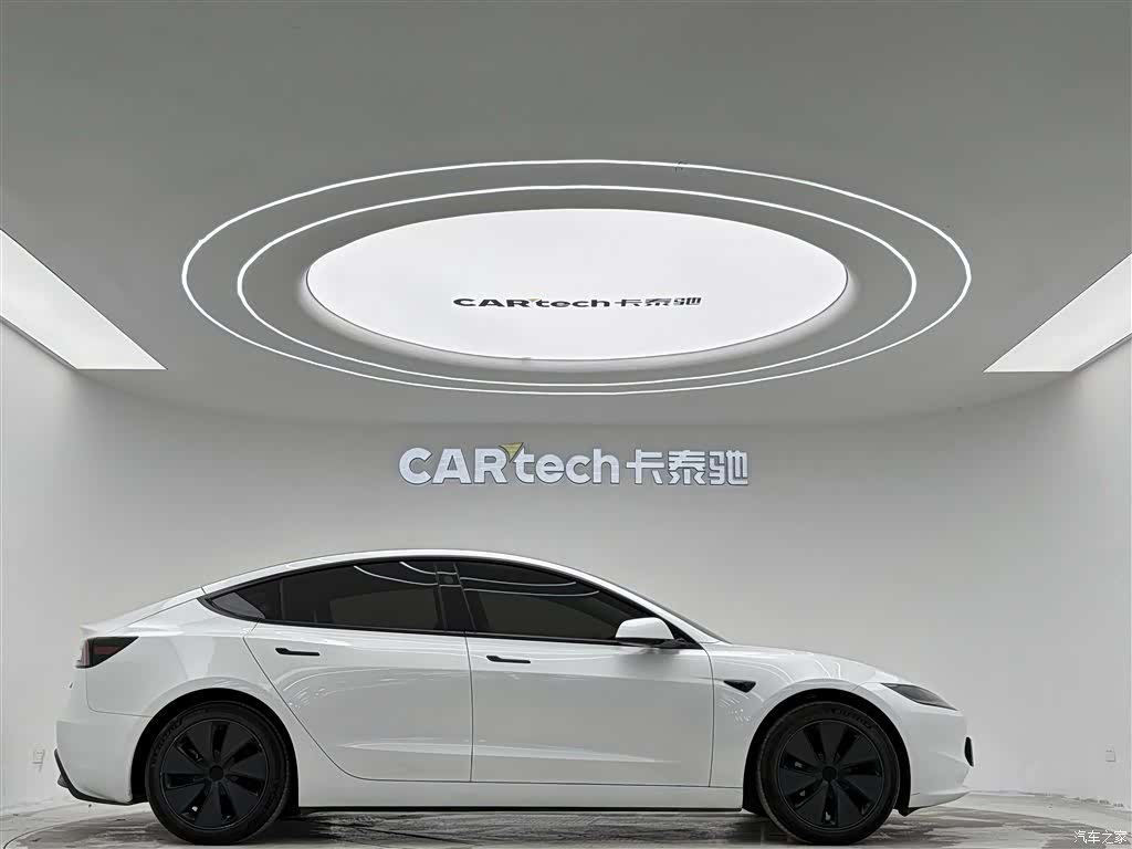 Tesla Model 3, 2024 4