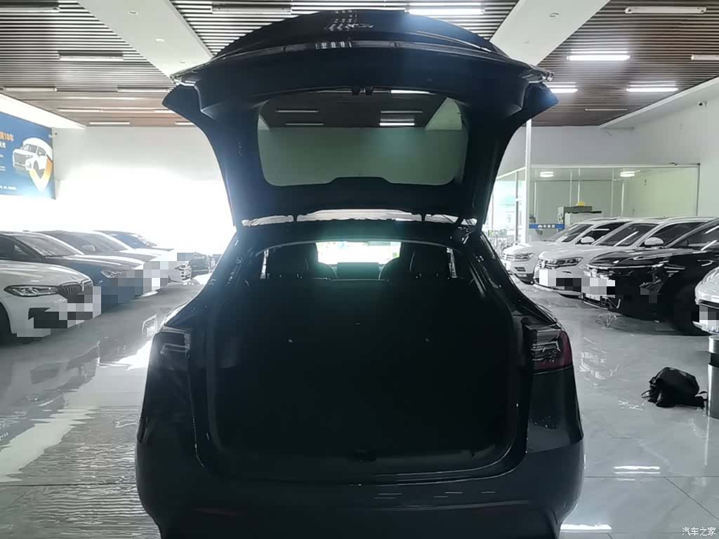 Tesla Model Y, 2024 19