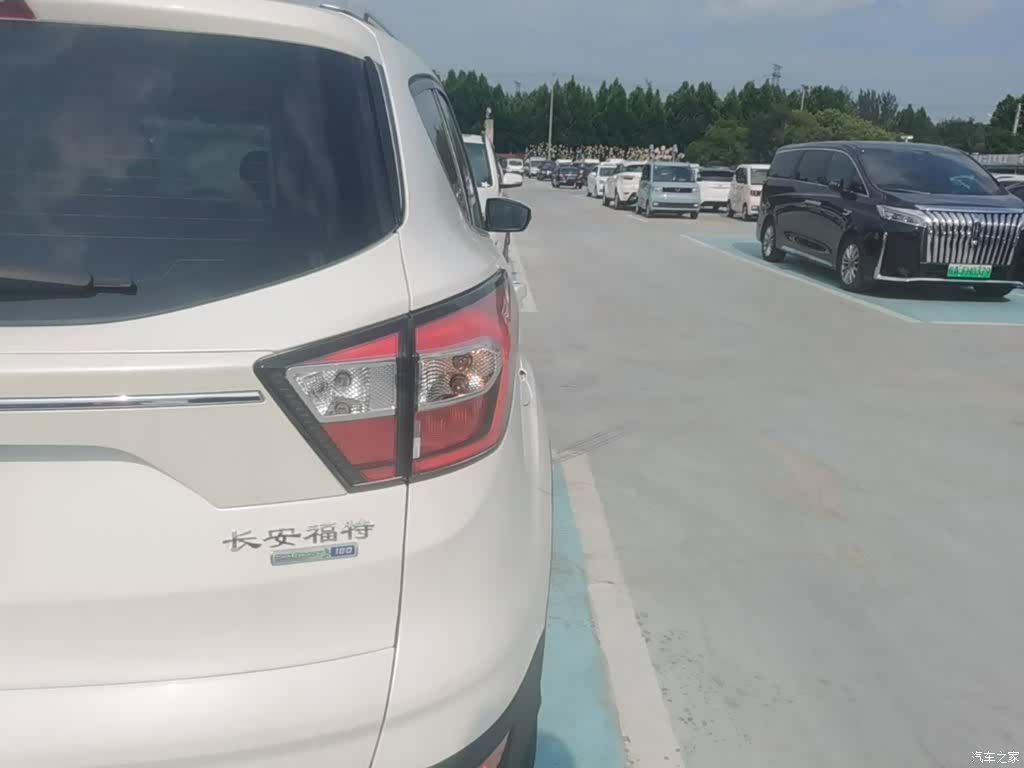 Ford Kuga, 2019 8