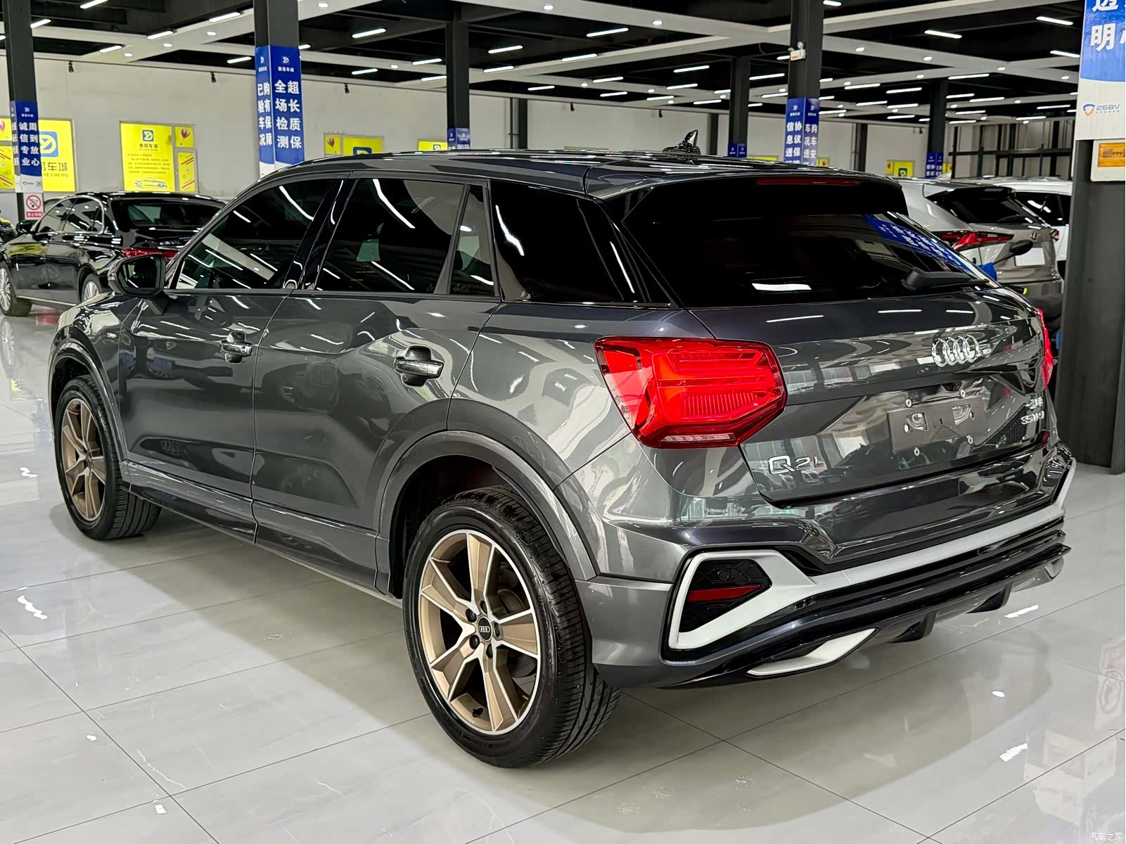 Audi Q2L, 2023 10