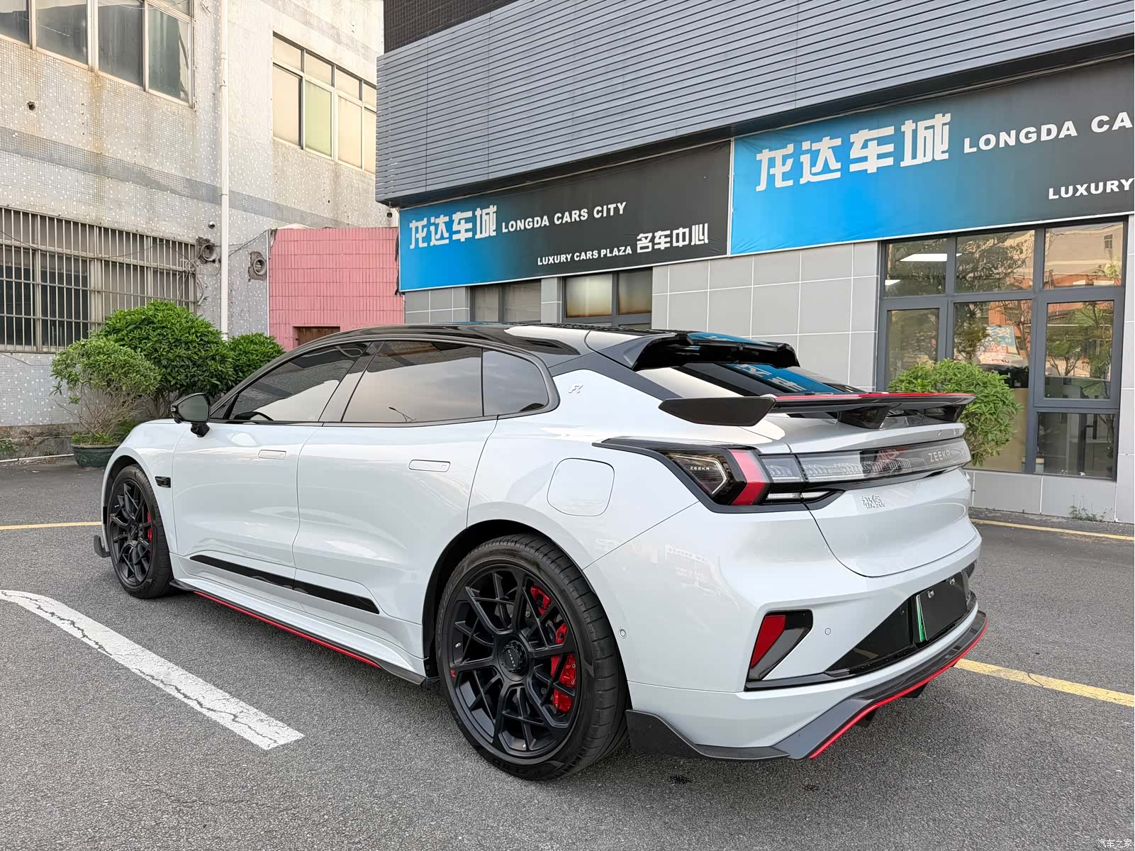 Zeekr 001, 2024 4
