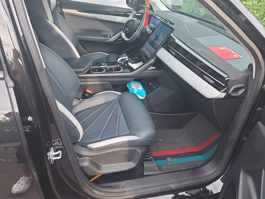 Geely Atlas L