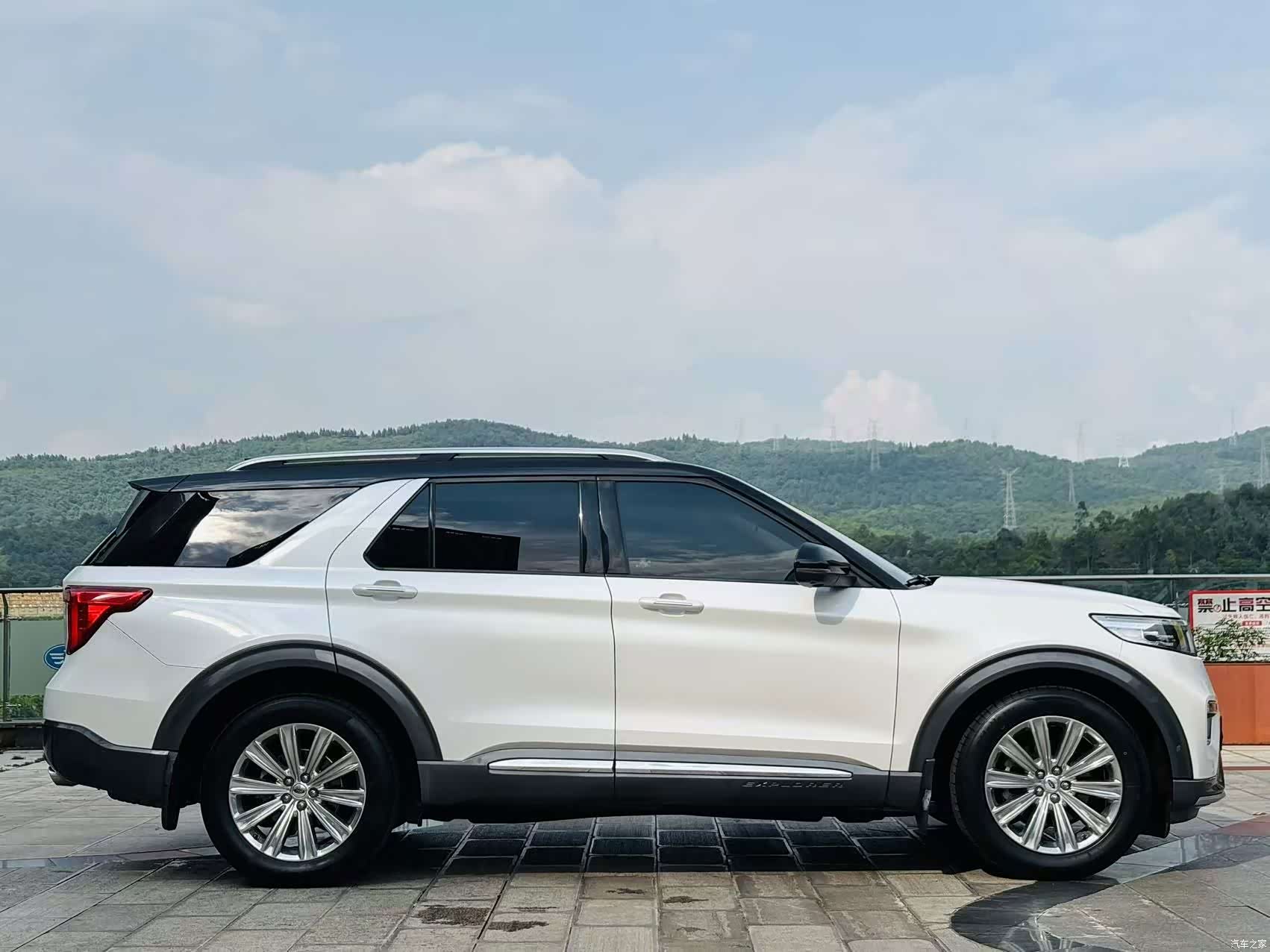 Ford Explorer, 2020 7