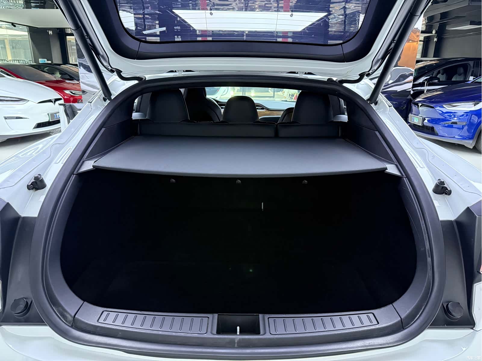 Tesla Model S, 2018 7