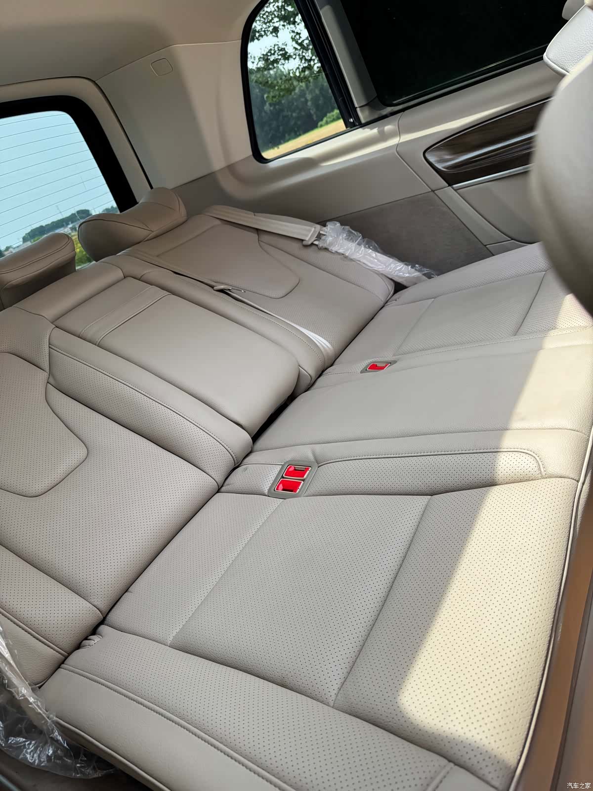 Mercedes-Benz V-Class, 2021 14