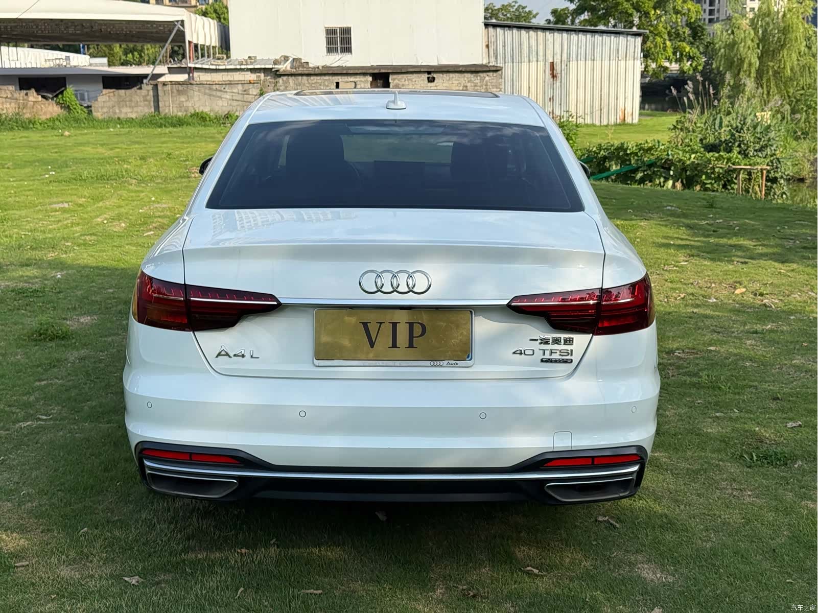 Audi A4L, 2021 все фото