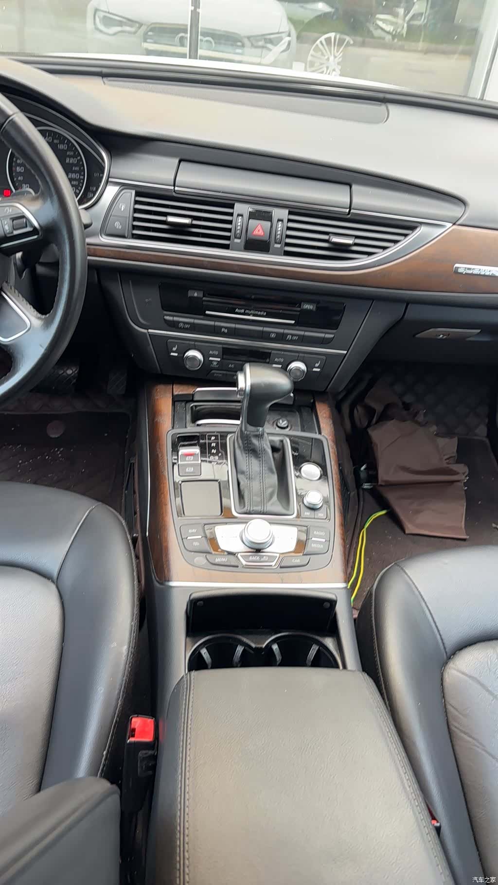 Audi A6L, 2015 10