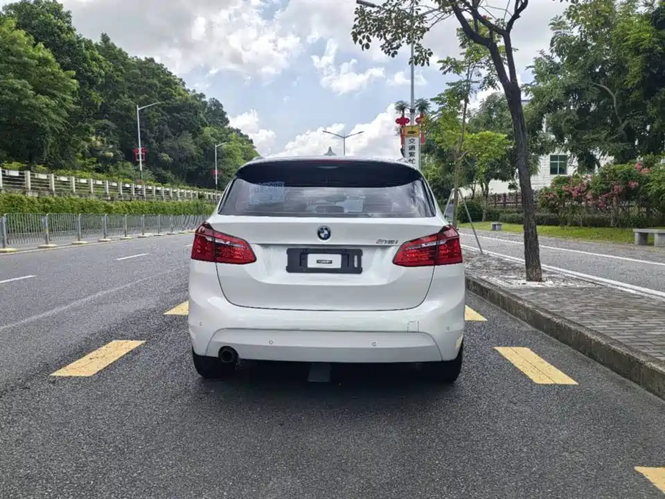 BMW 2 series station wagon