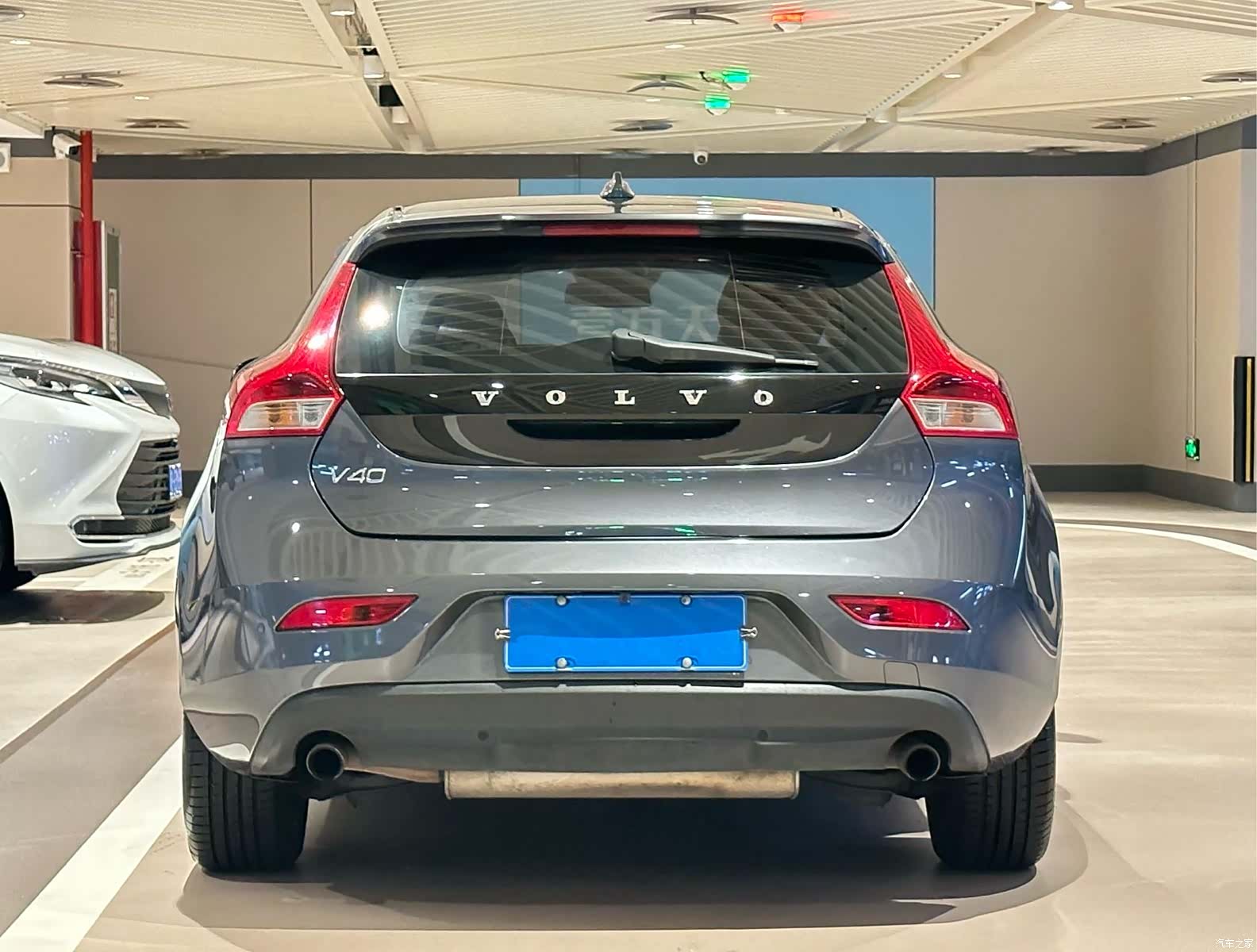 Volvo V40, 2014 все фото