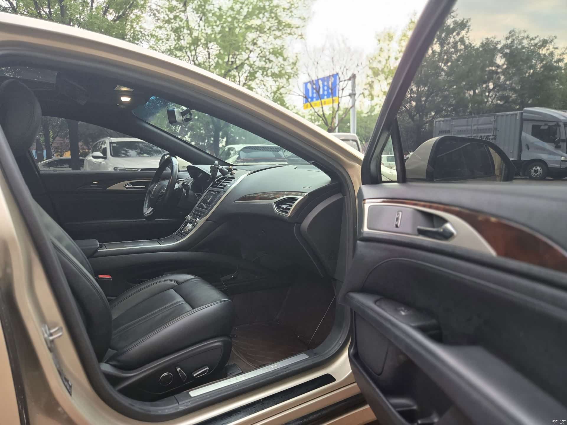 Lincoln MKZ, 2017 9